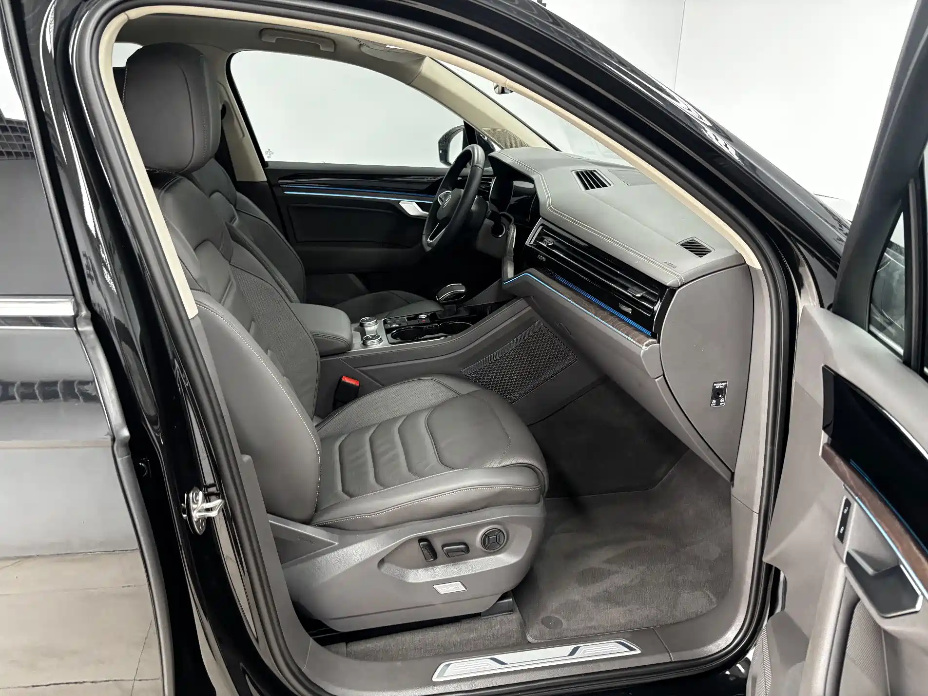 Фото 26 - Volkswagen Touareg