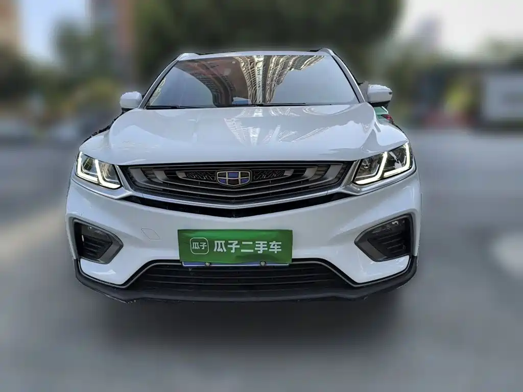 Фото 2 - Geely Binyue