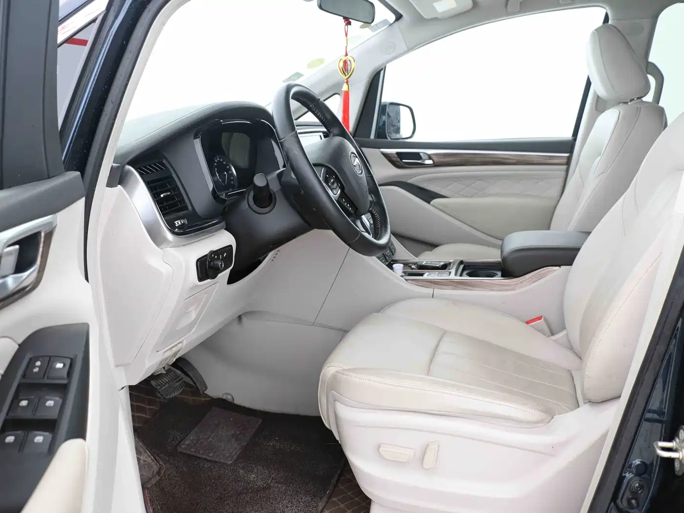 GAC Trumpchi Trumpchi M8 2018 320T Exclusive Edition фото 6