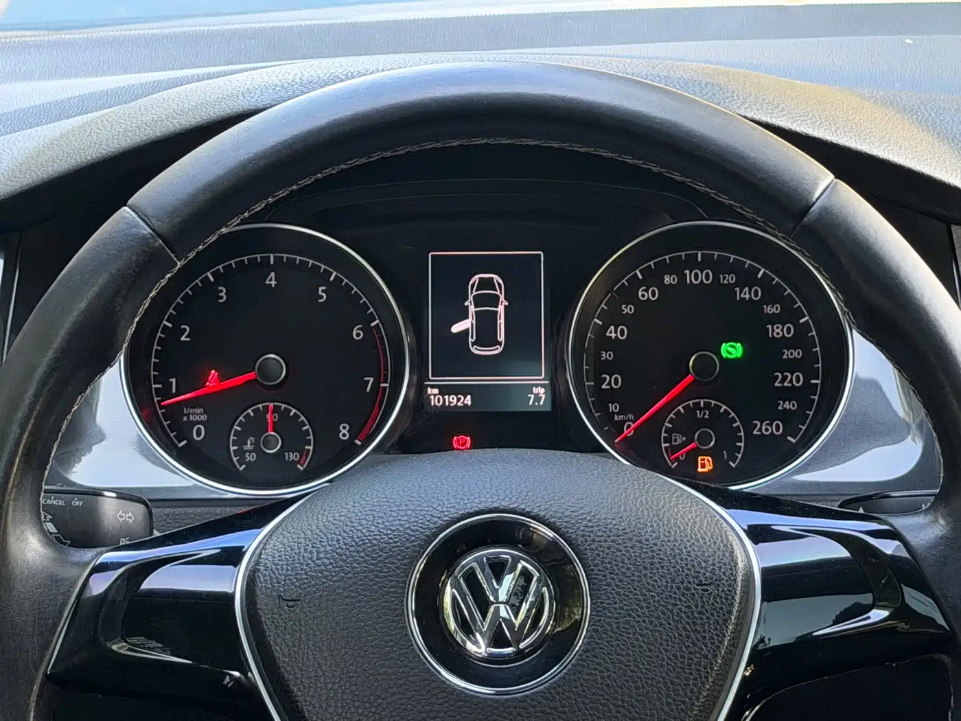 Volkswagen Golf 2016 1.6L Automatic Comfort фото 15