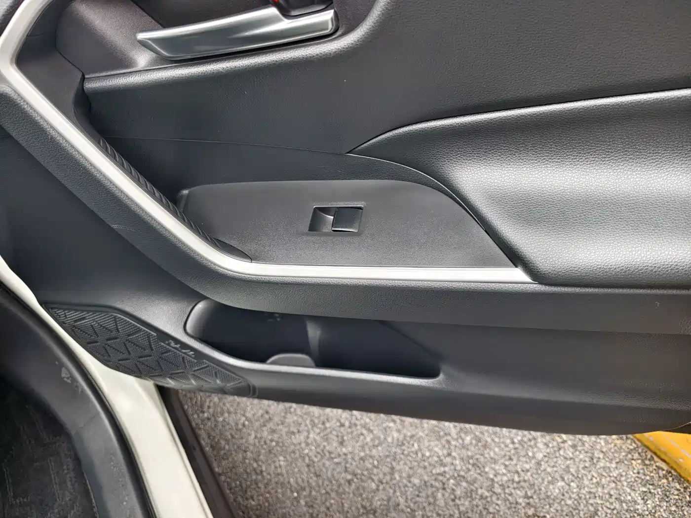 Toyota RAV4 Rongfang 2020 2.0L CVT 2WD Trend Edition фото 18