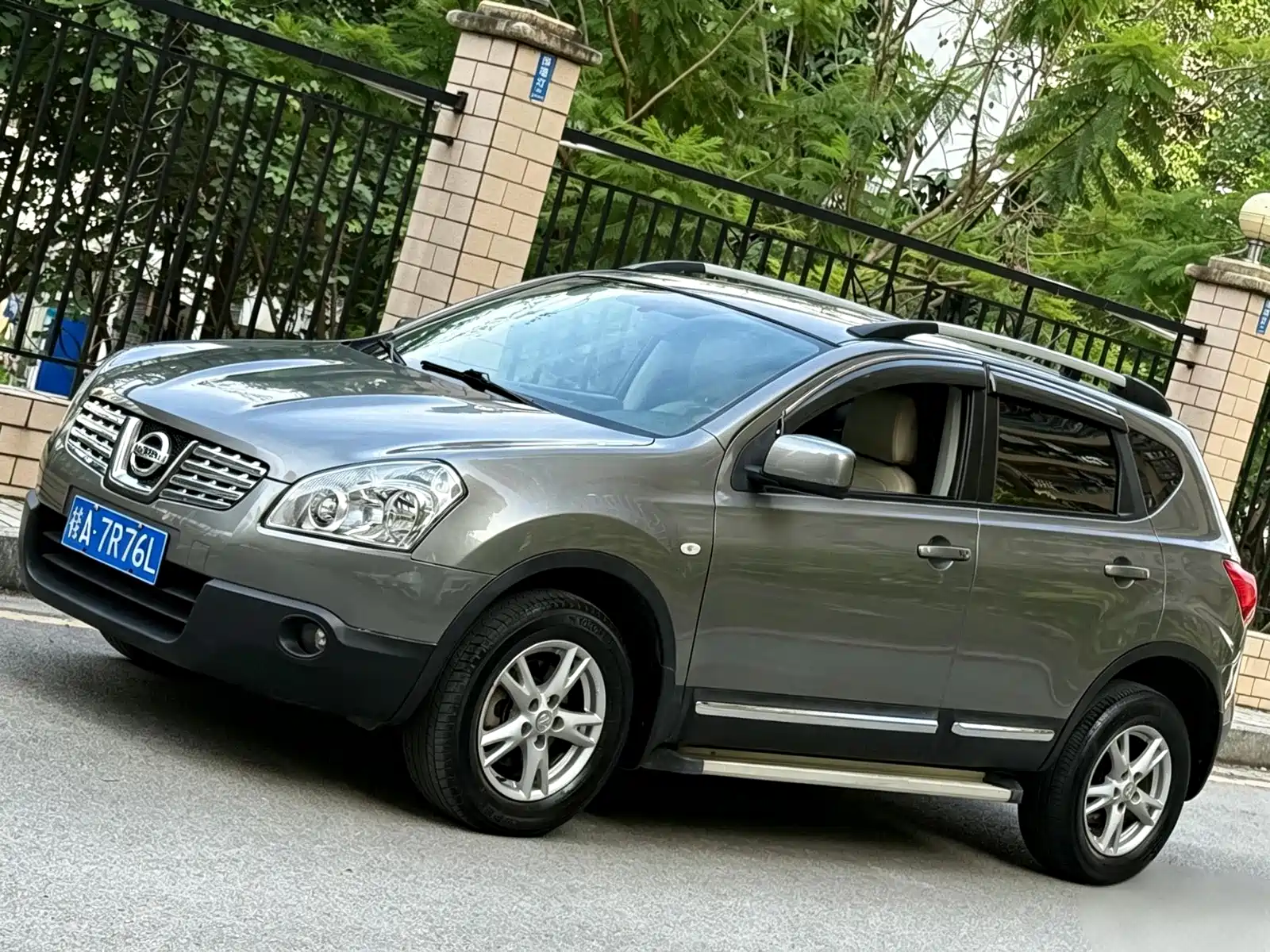 Photo 1 - Nissan Qashqai