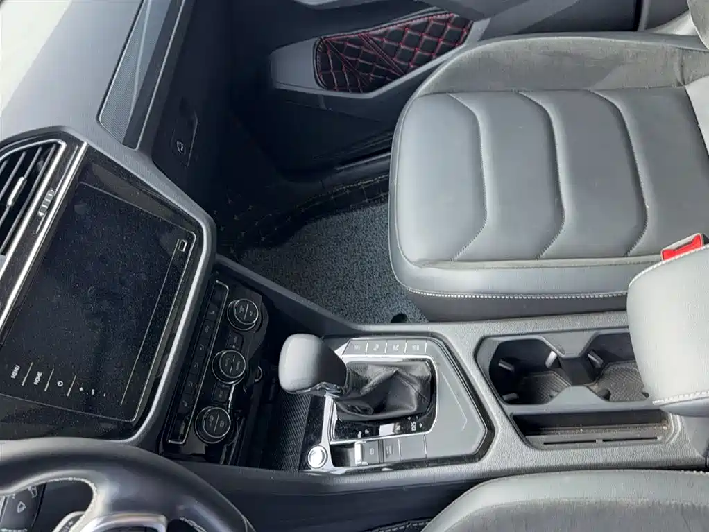 Volkswagen Tiguan L 2021 330TSI Automatic 2WD R-Line Premium фото 10