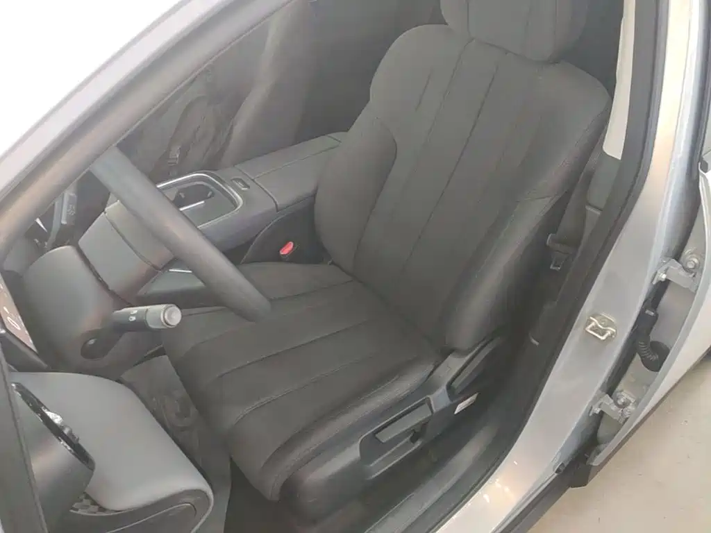 Aion UT 2025 2025 Model 330 Starlight Edition