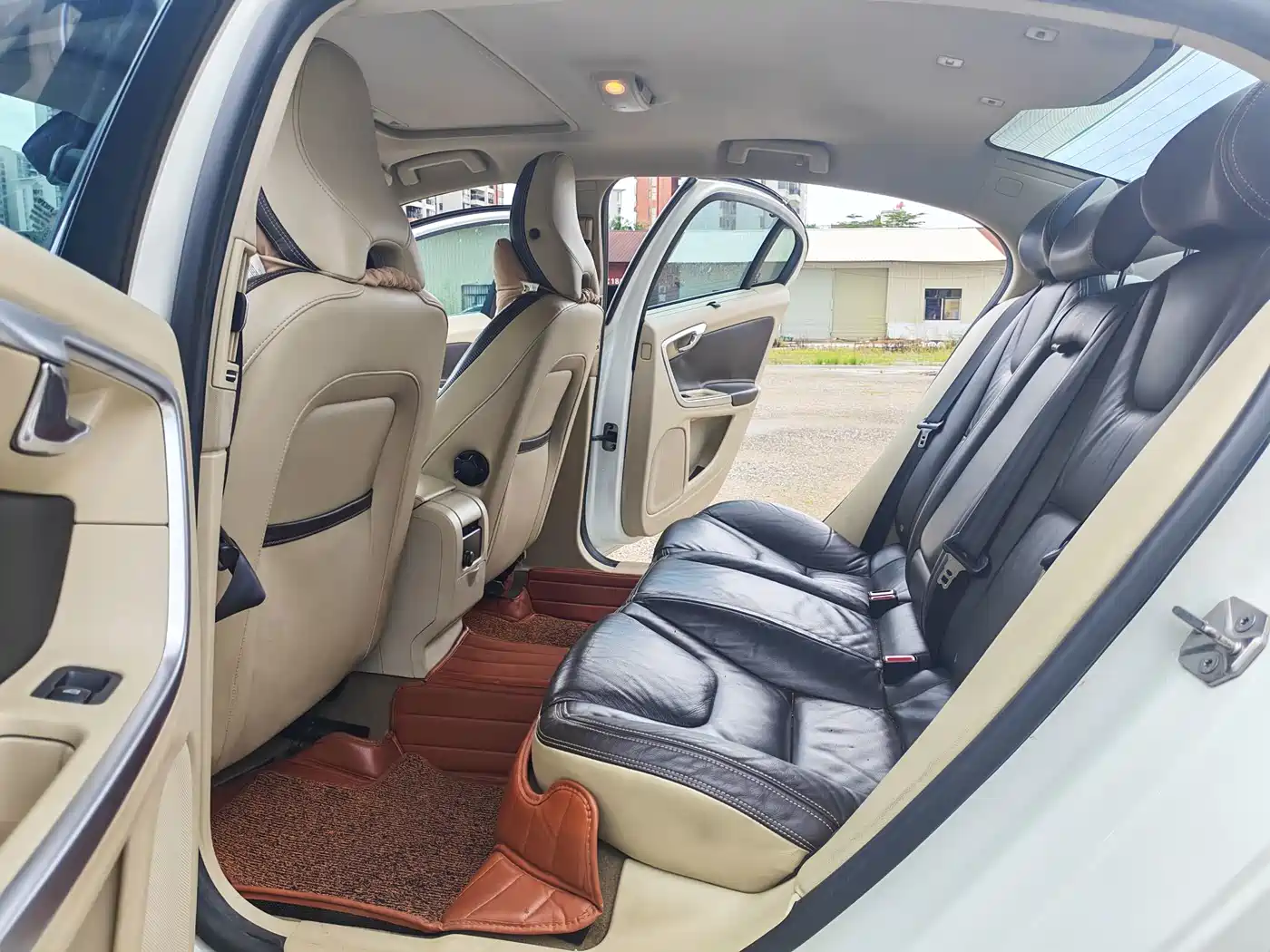 Фото 7 - Volvo S60