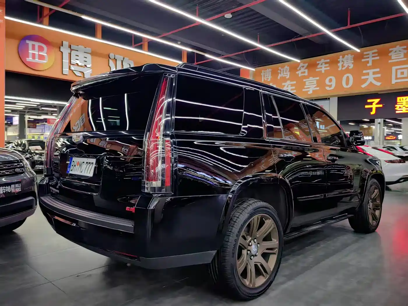 Cadillac Escalade 2017 6.2L ESV Platinum Extended фото 17