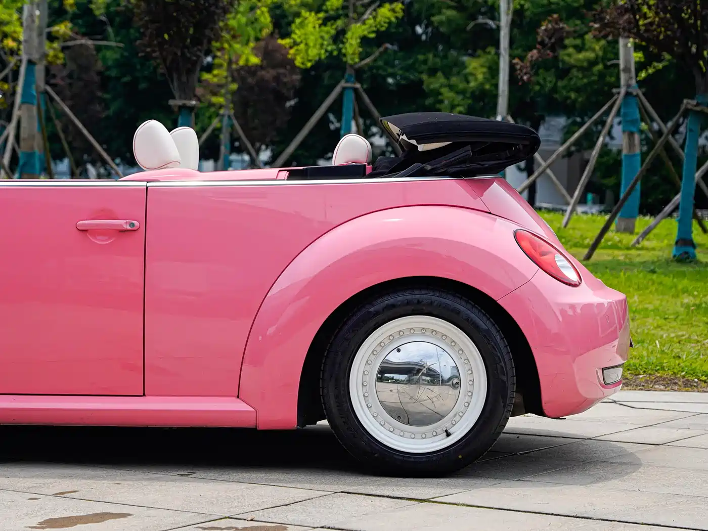 Volkswagen Beetle 2009 2.0 AT Top Convertible фото 7
