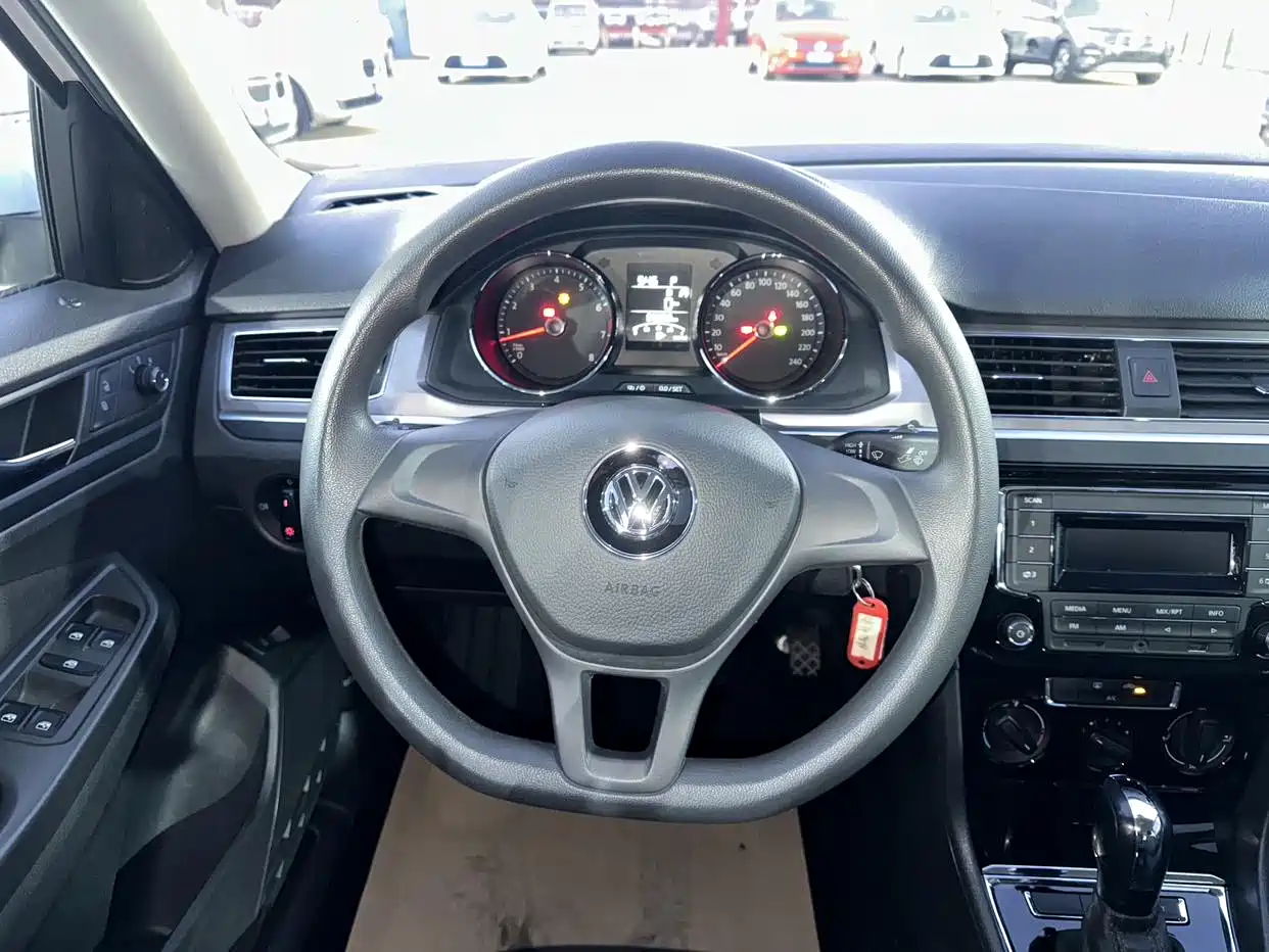 Volkswagen Bora 2019 Bora Legend 1.5L Auto Leading Type China VI фото 6