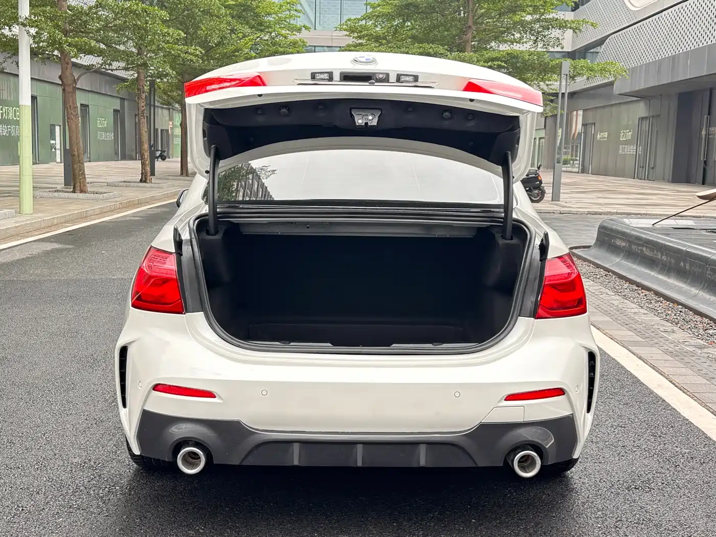BMW 1 Series 2020 Model 120i M Sport Package фото 16