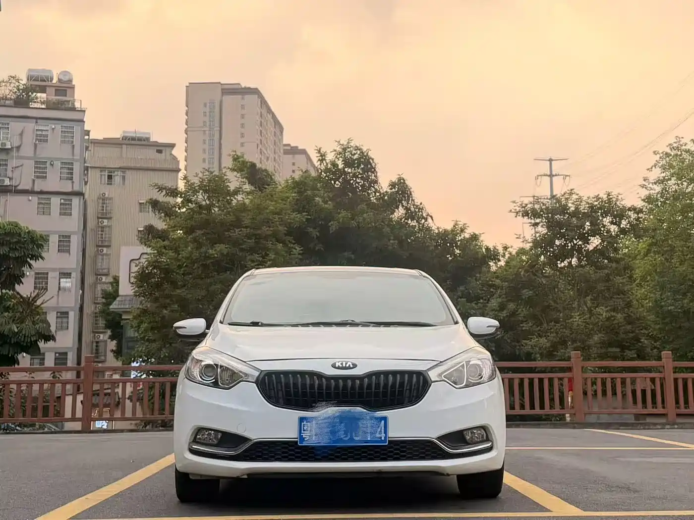 Photo 2 - Kia K3