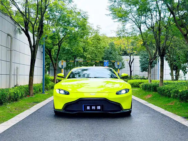 Aston Martin V8 Vantage 2018 4.0T V8 Coupe — фото 4