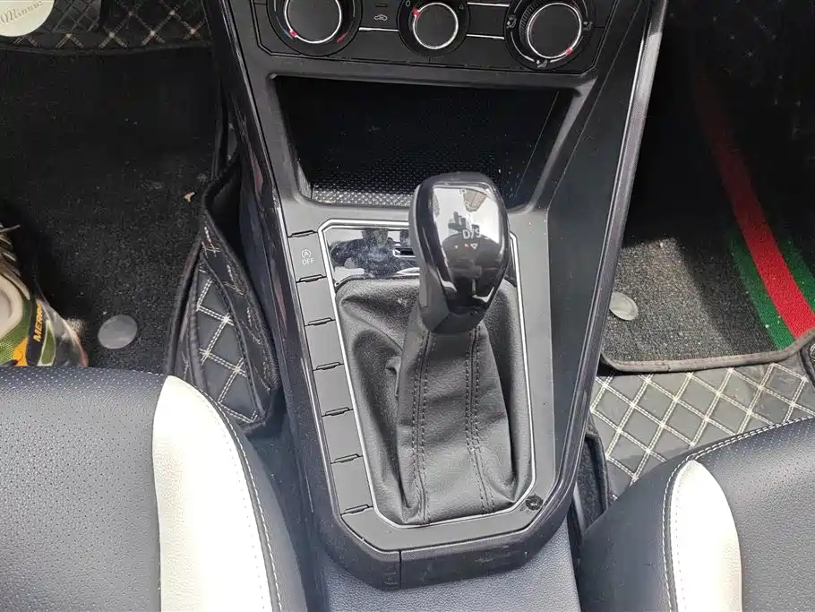 Volkswagen Lavida 2025 New Edge 1.5L Outstanding New Ease фото 16