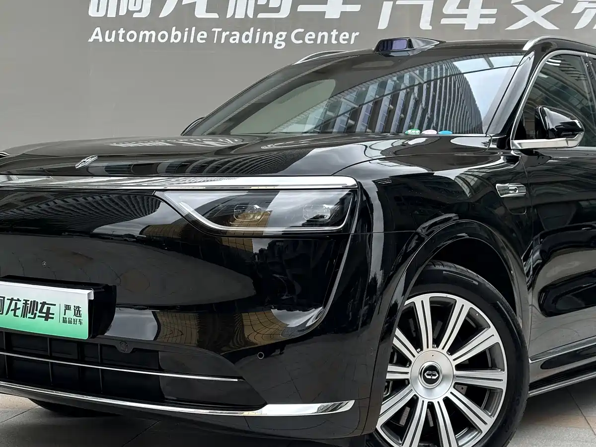 AITO Wenjie AITO M8 2025 Model Extended Range Max+ Edition 53.4kWh 6-Seater фото 17
