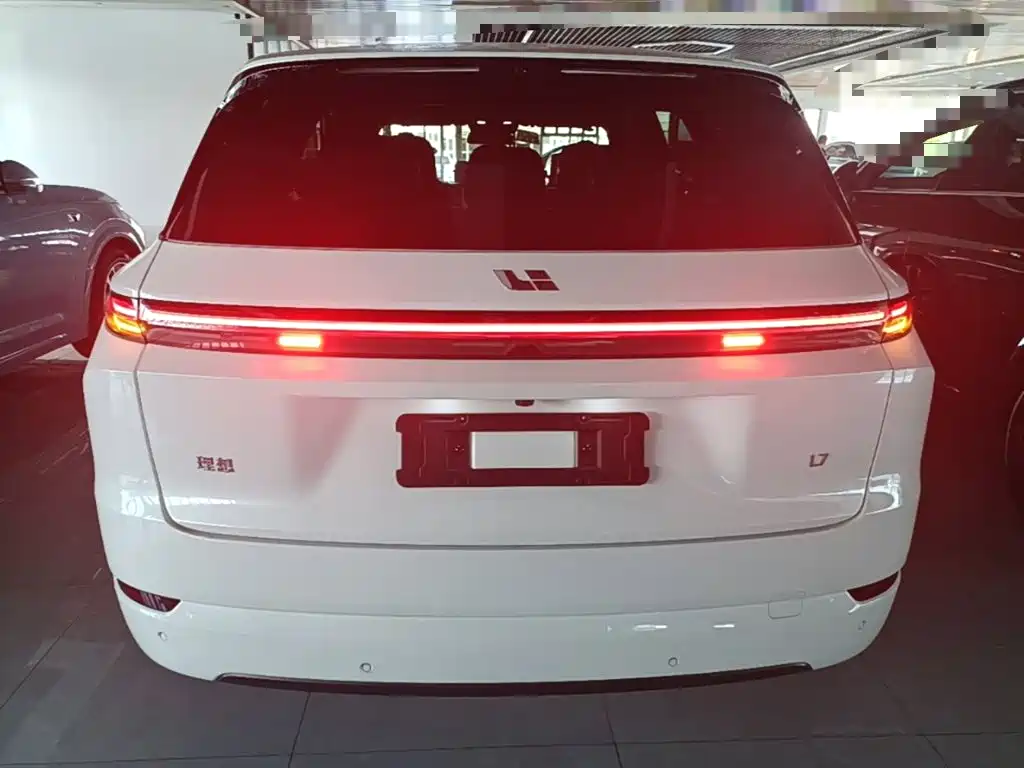 Фото 6 - Li Auto L7
