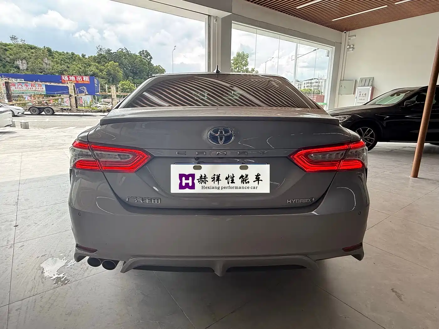 Фото 3 - Toyota Camry