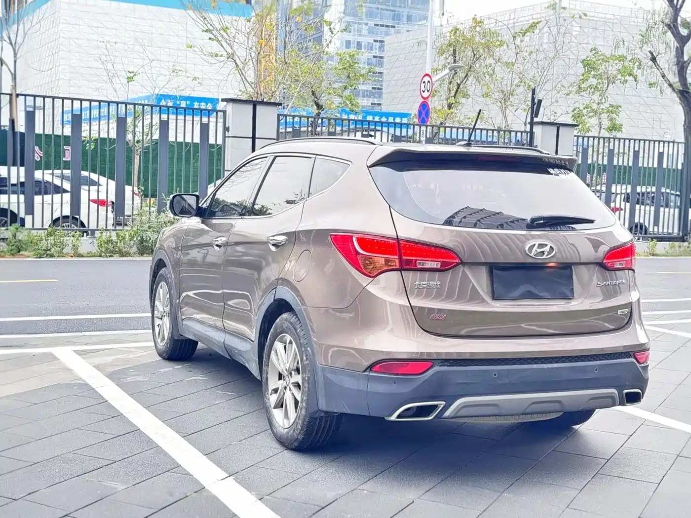Hyundai Santa Fe 2013 Facelift 2.4L Automatic 4WD Premium фото 7
