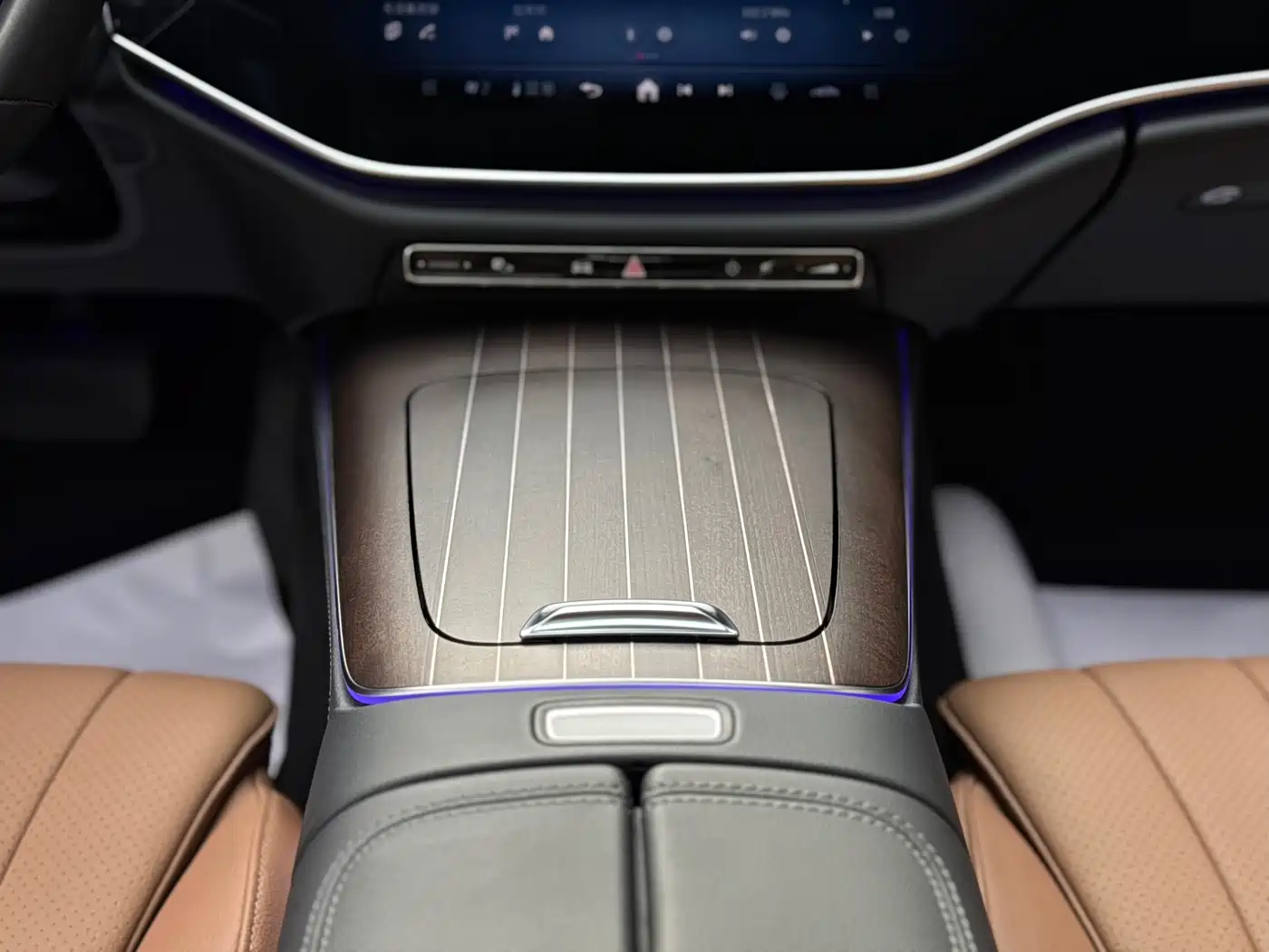 Mercedes-Benz E-Class 2024 Model E 300 L Luxury фото 19