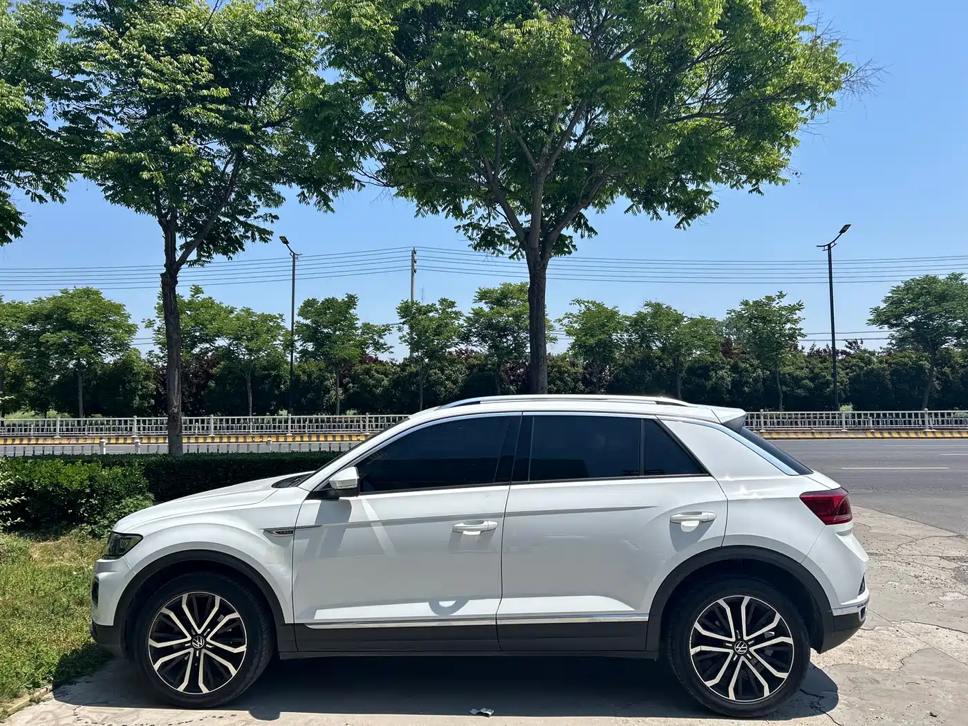 Volkswagen T-ROC 2022 280TSI DSG 2WD Comfort PLUS фото 2