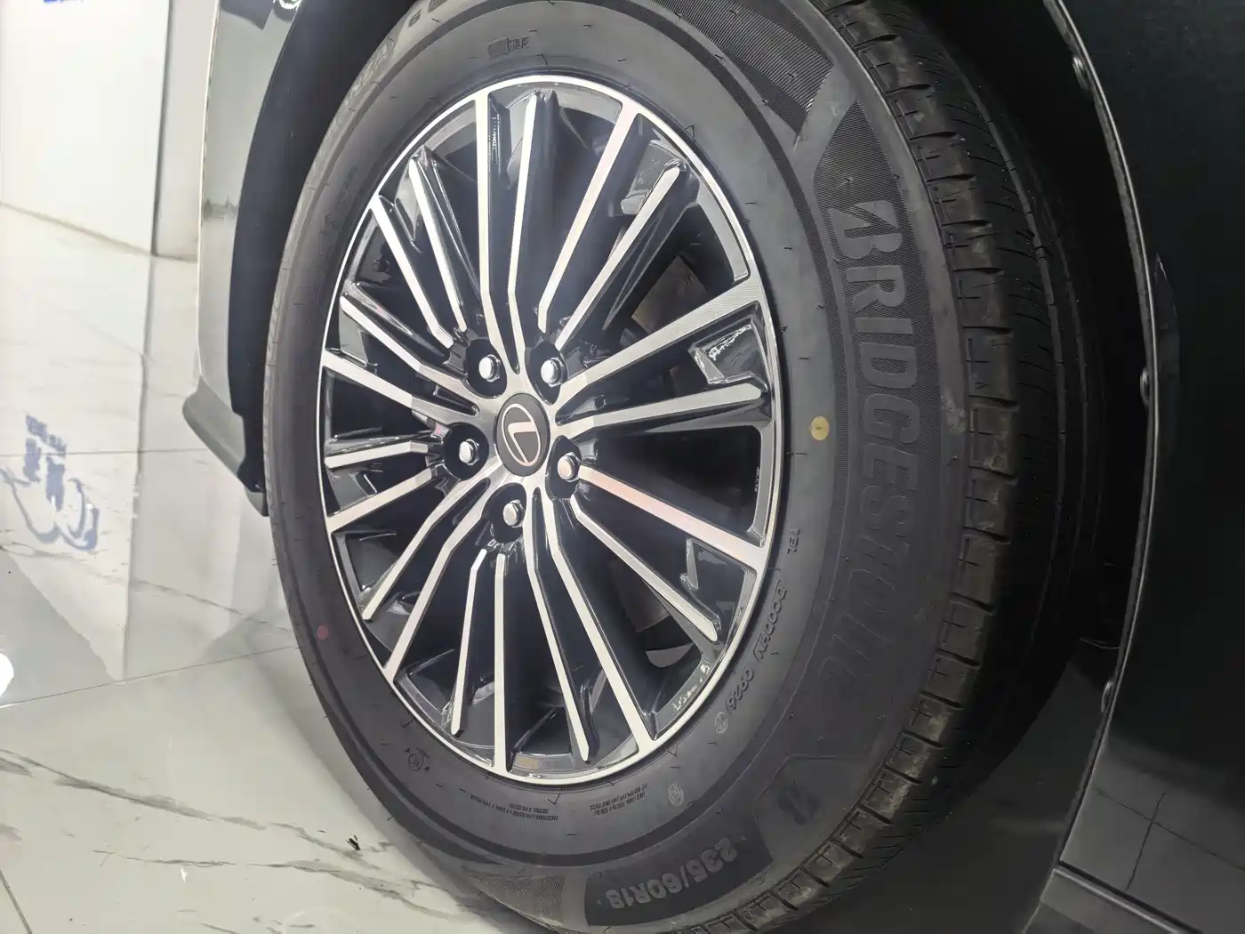 Lexus ES 2025 Model 300h Base Version фото 23