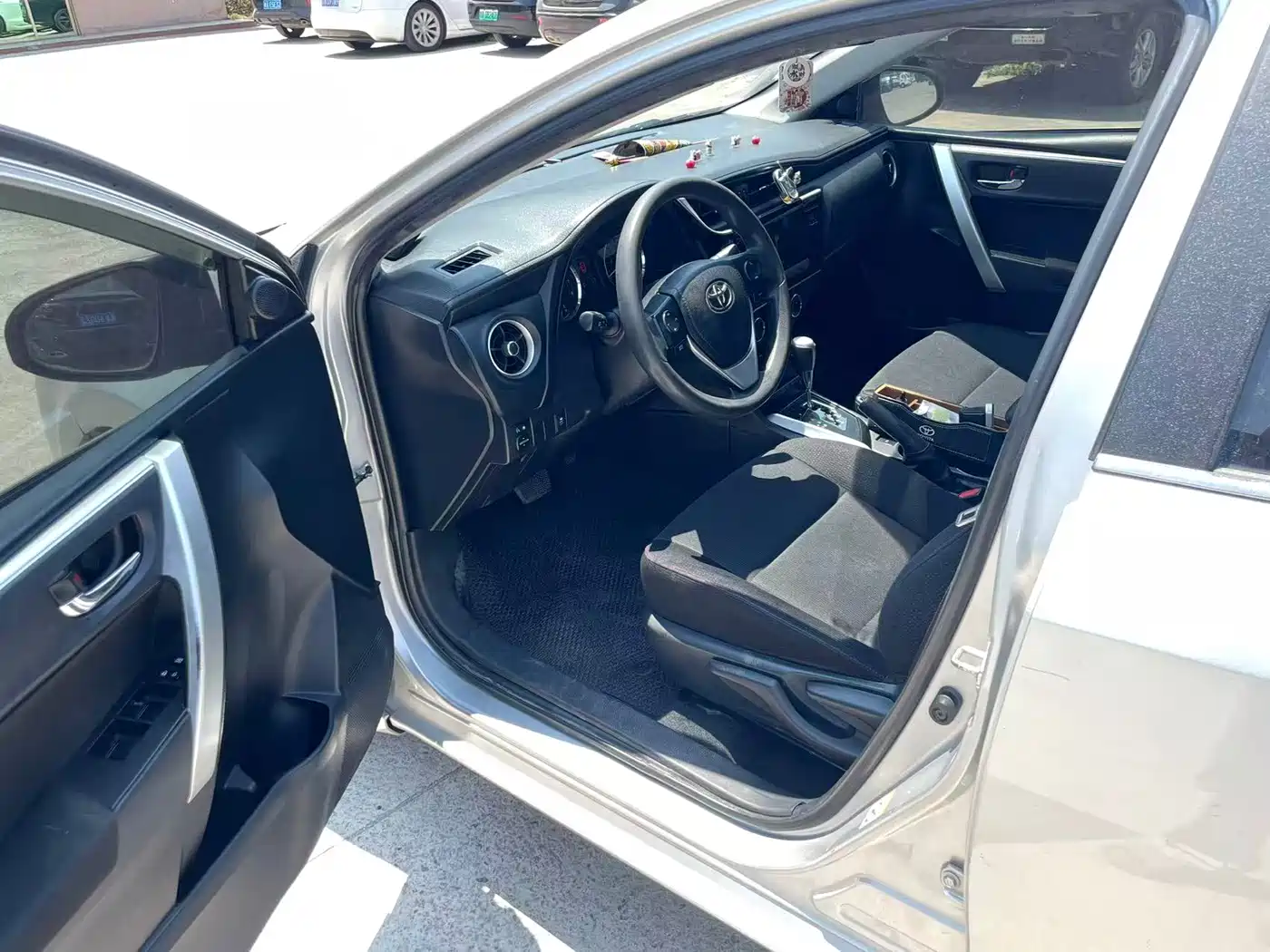 Toyota Corolla 2017 Facelift 1.2T S-CVT GL-i фото 4