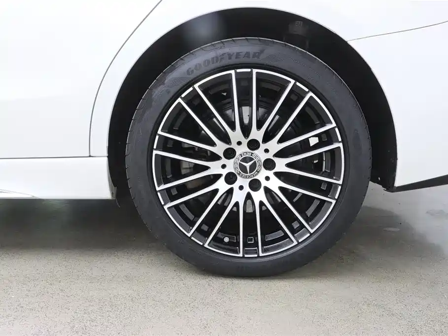 Mercedes-Benz C-Class 2023 Facelift C 260 L фото 32