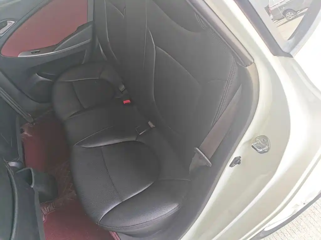 Hyundai Reina 2014 2014 Model 1.4L Automatic GLX