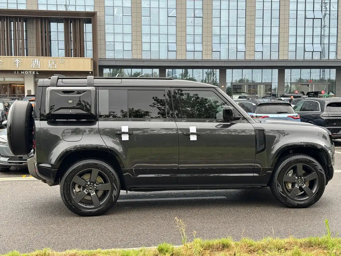Фото 8 - Land Rover Defender