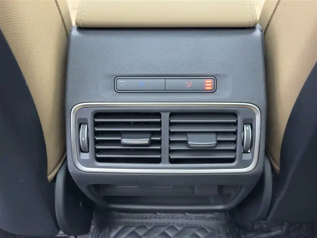 Land Rover Discovery Sport 2025 249PS Performance Tech Edition фото 12