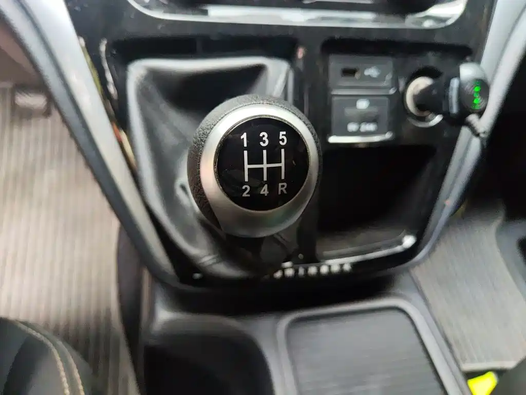JAC Refine M3 2024 2022 1.5T 7-Seater Standard