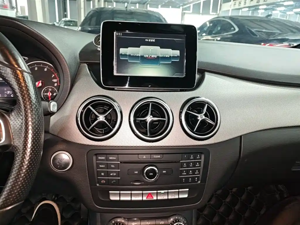Mercedes-Benz B-Class 2015 B 200 Dynamic фото 13