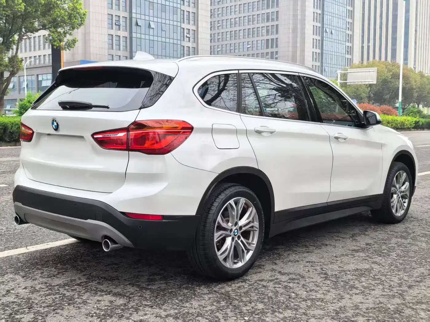 BMW X1 2018 sDrive20Li Leading Model фото 6