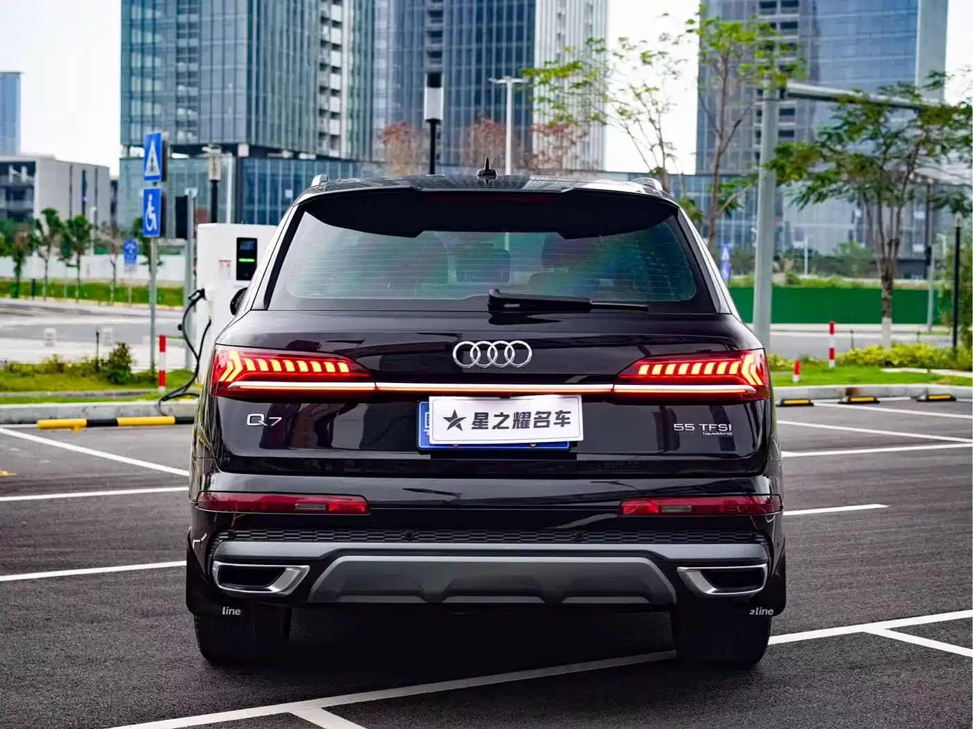 AUDI Q7
