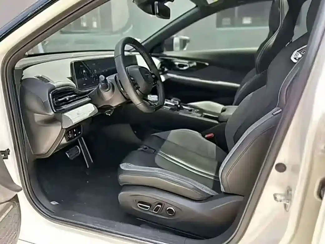 GAC Trumpchi Trumpchi Emkoo 2023 400T Auto R MAX фото 4