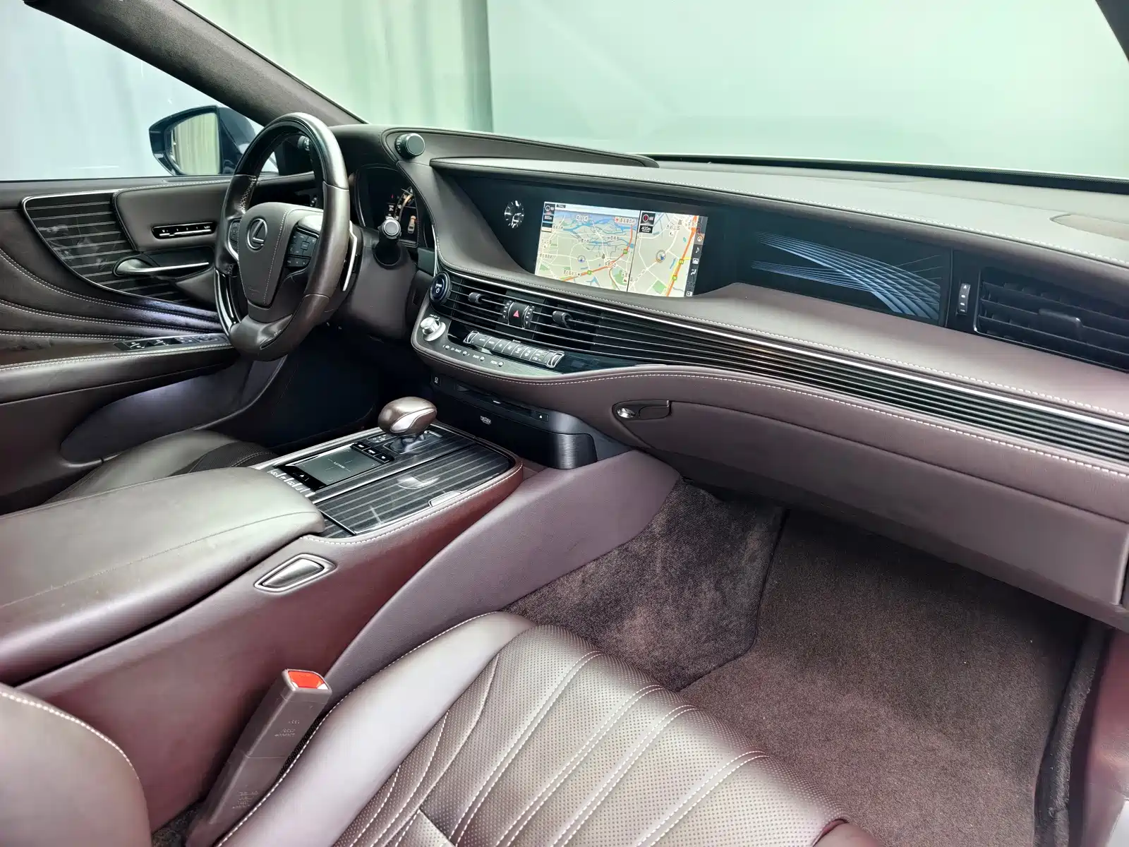 Фото 6 - Lexus LS