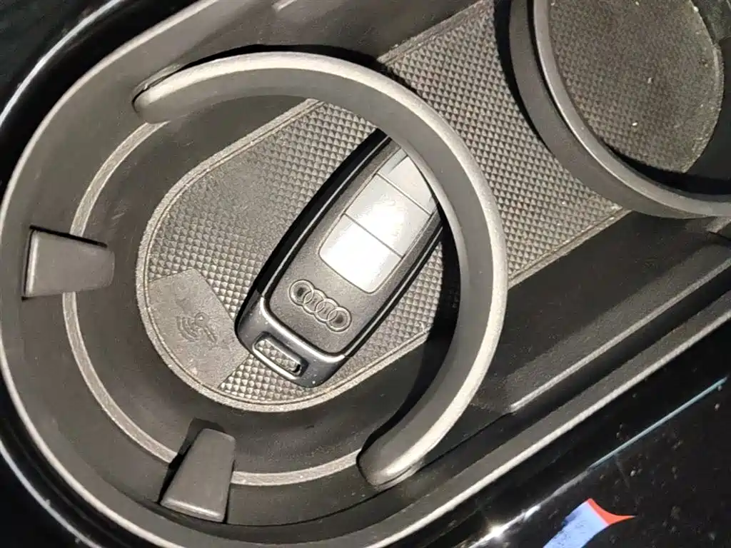 Audi Q4 e-tron 2022 50 e-tron quattro Innovation Edition фото 9