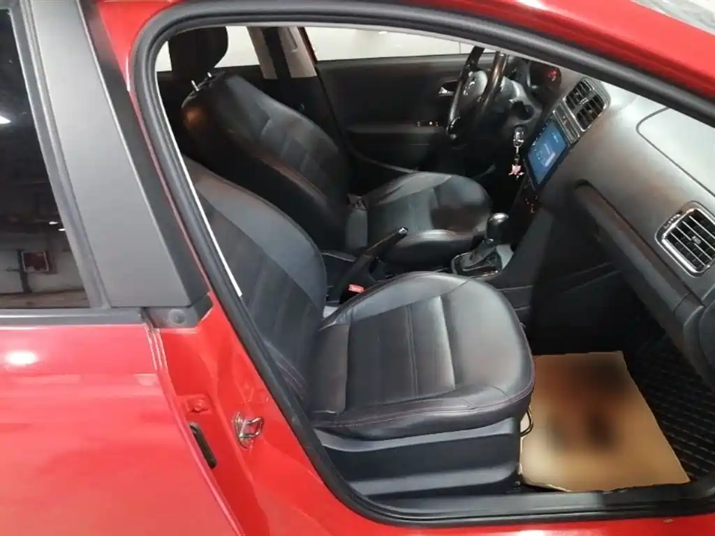 Volkswagen Polo 2016 1.6L Automatic Comfort фото 25