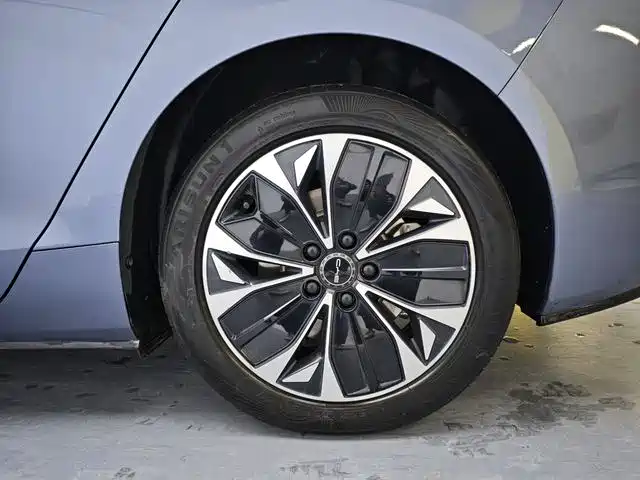 BYD Seal 2022 550km Standard Range RWD Elite фото 10