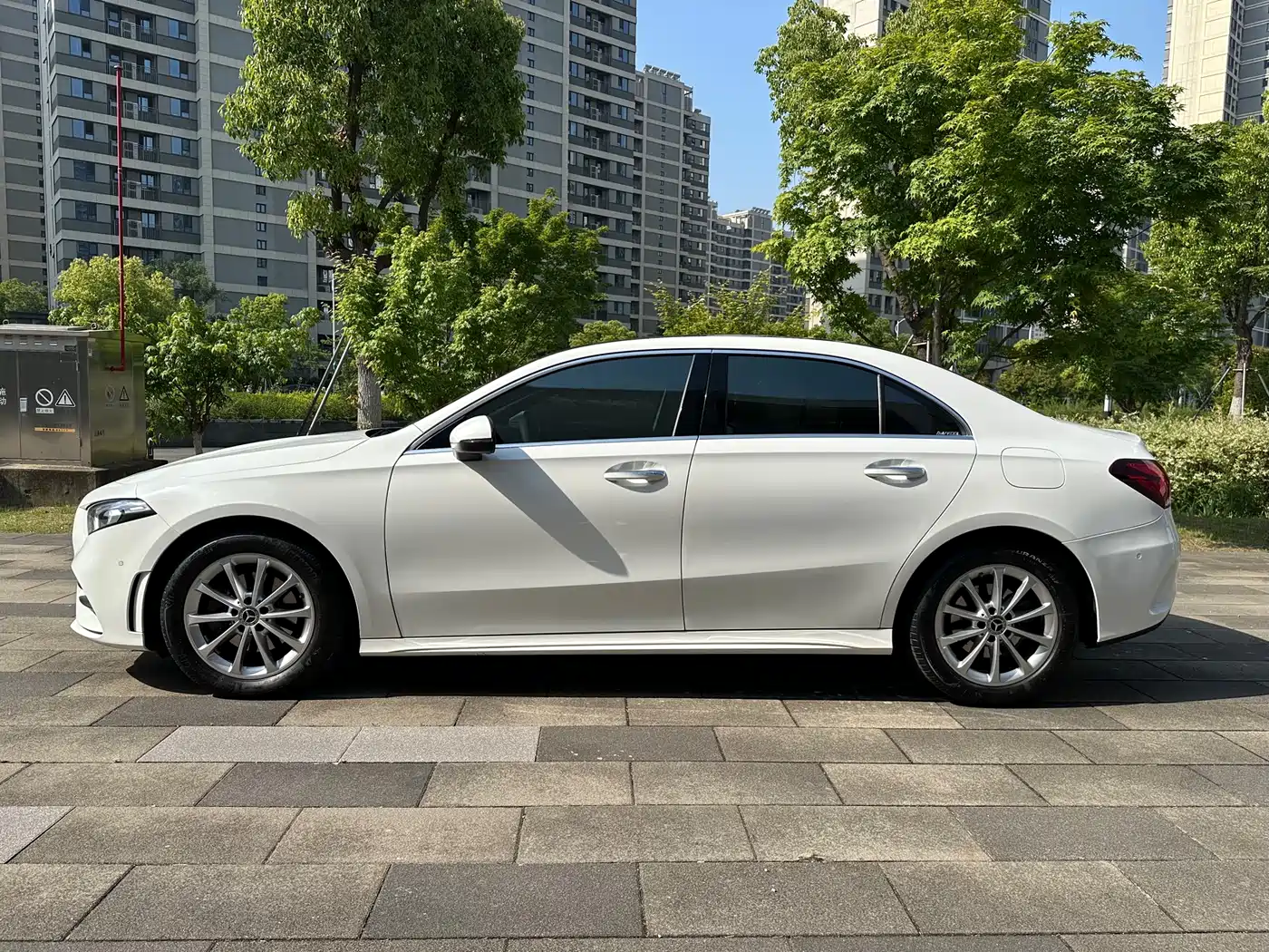 Mercedes-Benz A-Class 2021 A 200 L Sport Sedan Fashion Edition фото 3