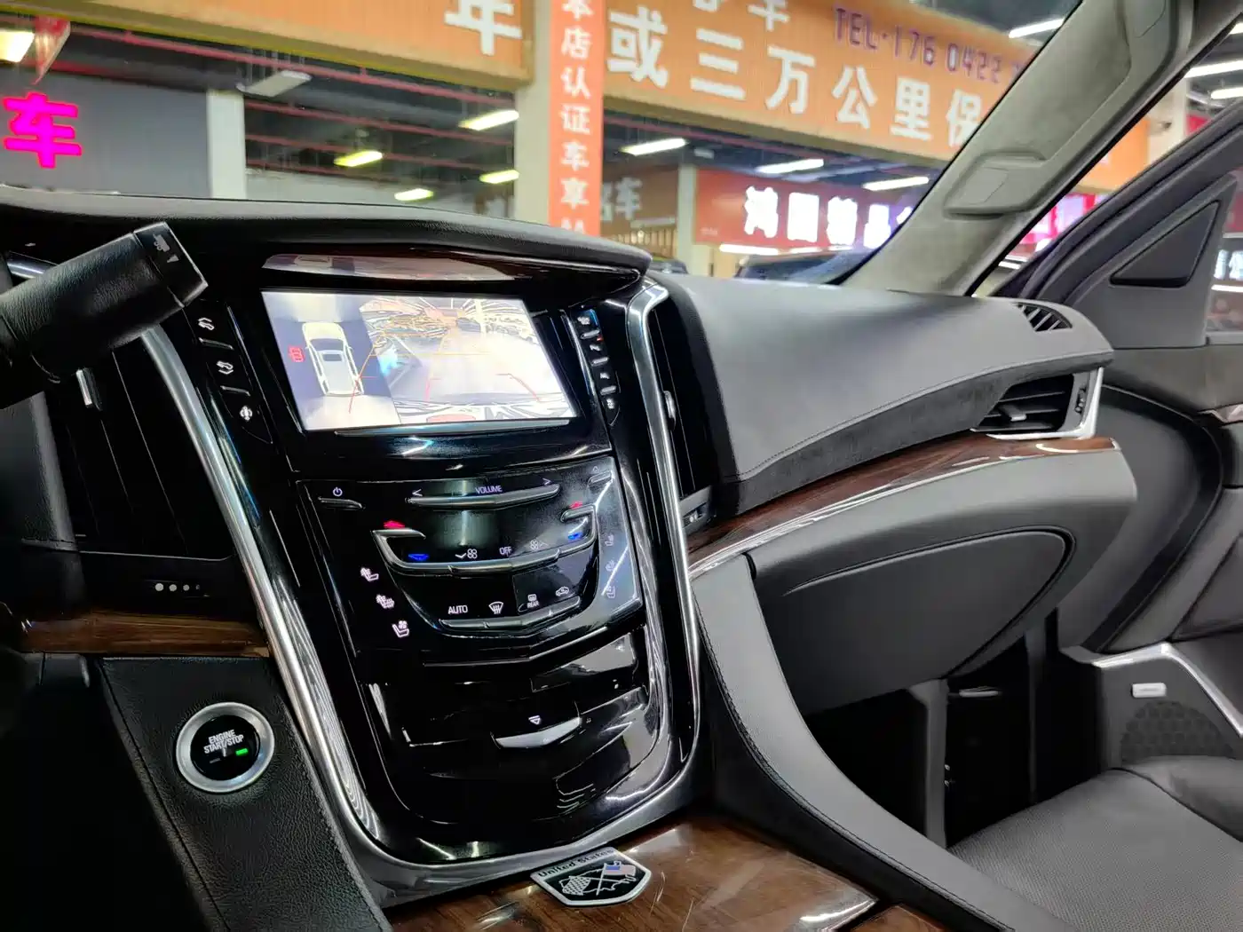 Cadillac Escalade 2017 6.2L ESV Platinum Extended фото 10