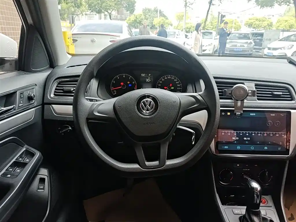 Volkswagen Lavida 2017 1.6L Automatic Trend Edition фото 11