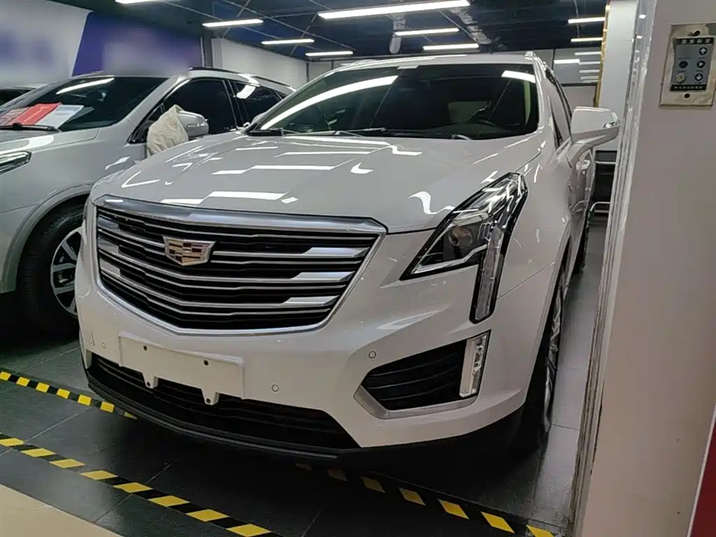 Cadillac XT5 2018 28T 4WD Luxury фото 2