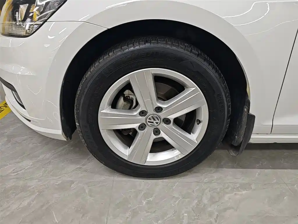 Volkswagen Golf 2018 1.6L Automatic Fashion фото 23