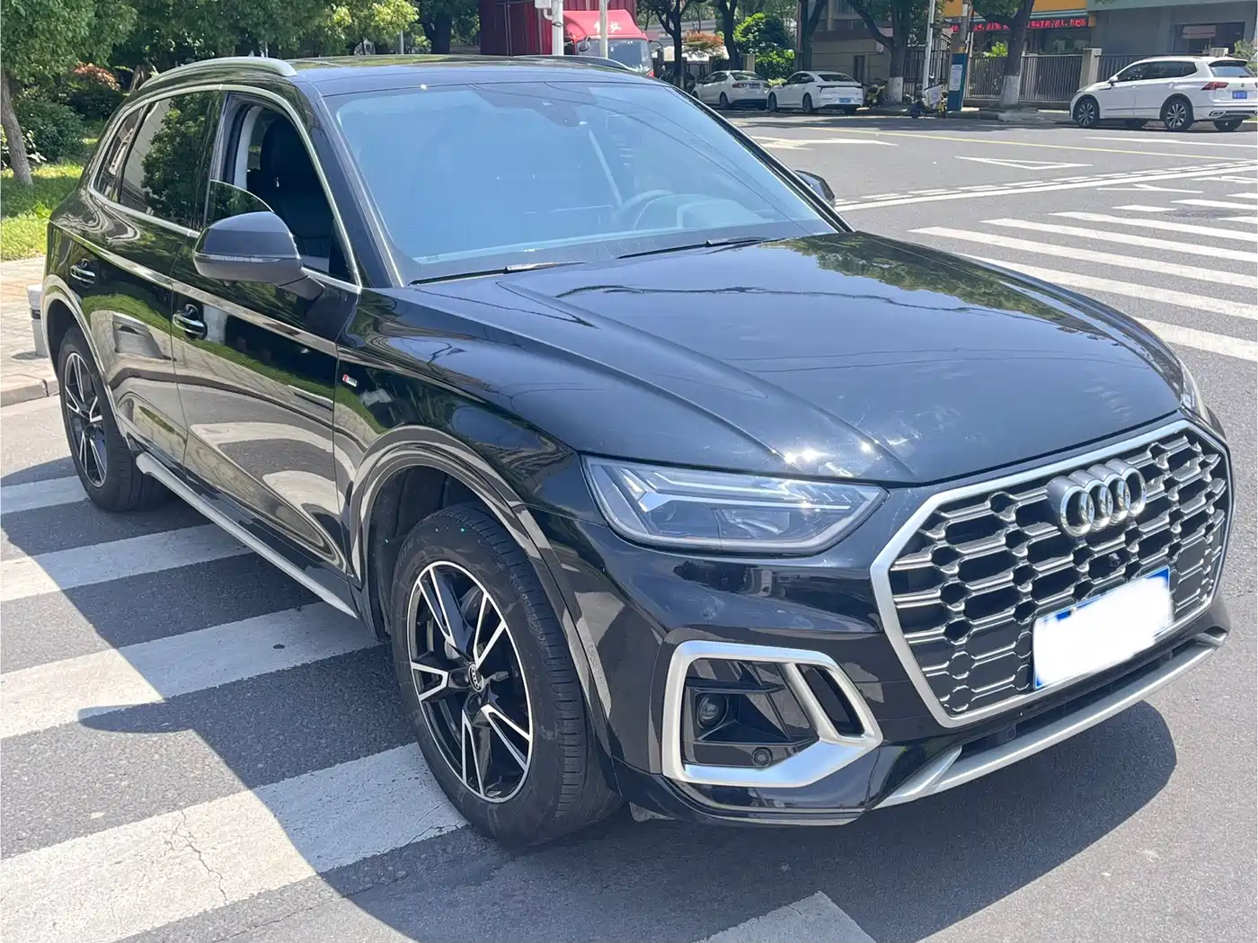 Audi Q5L 2024 Model 40 TFSI Luxury Dynamic фото 3