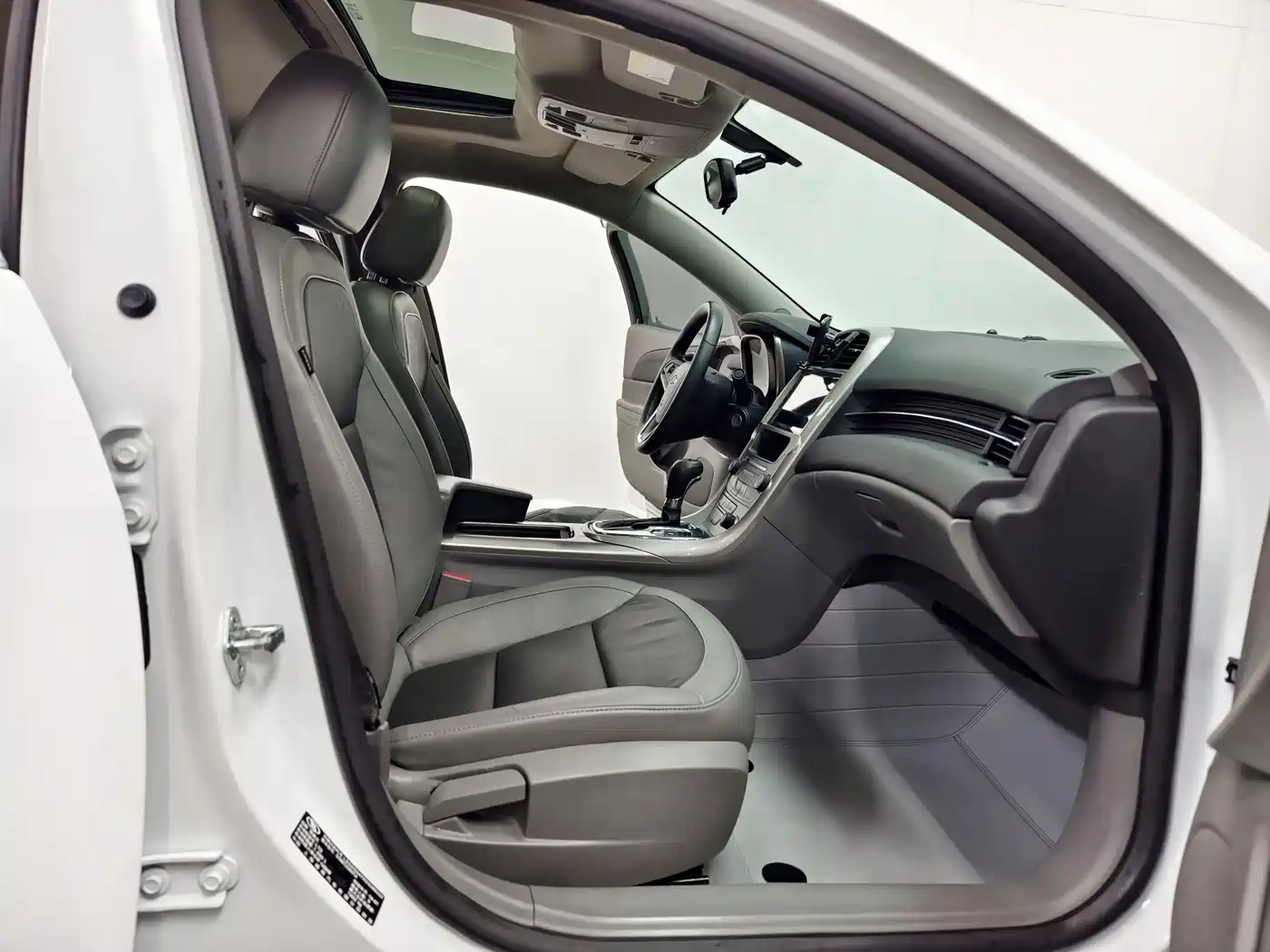 Chevrolet Malibu 2014 2.0L Automatic Luxury фото 14