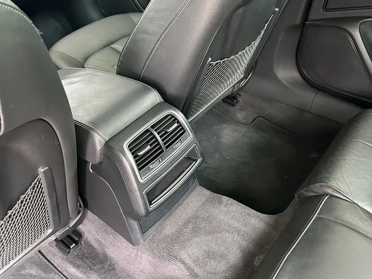 Audi A6L 2018 30th Anniversary 35 TFSI Fashion фото 16