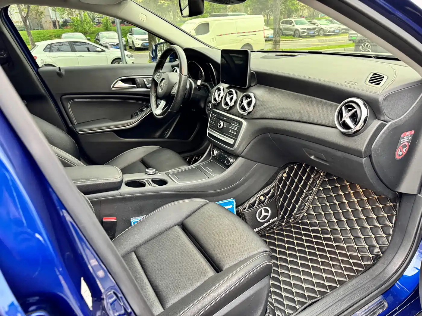 Mercedes-Benz GLA 2017 GLA 220 4MATIC Luxury фото 12