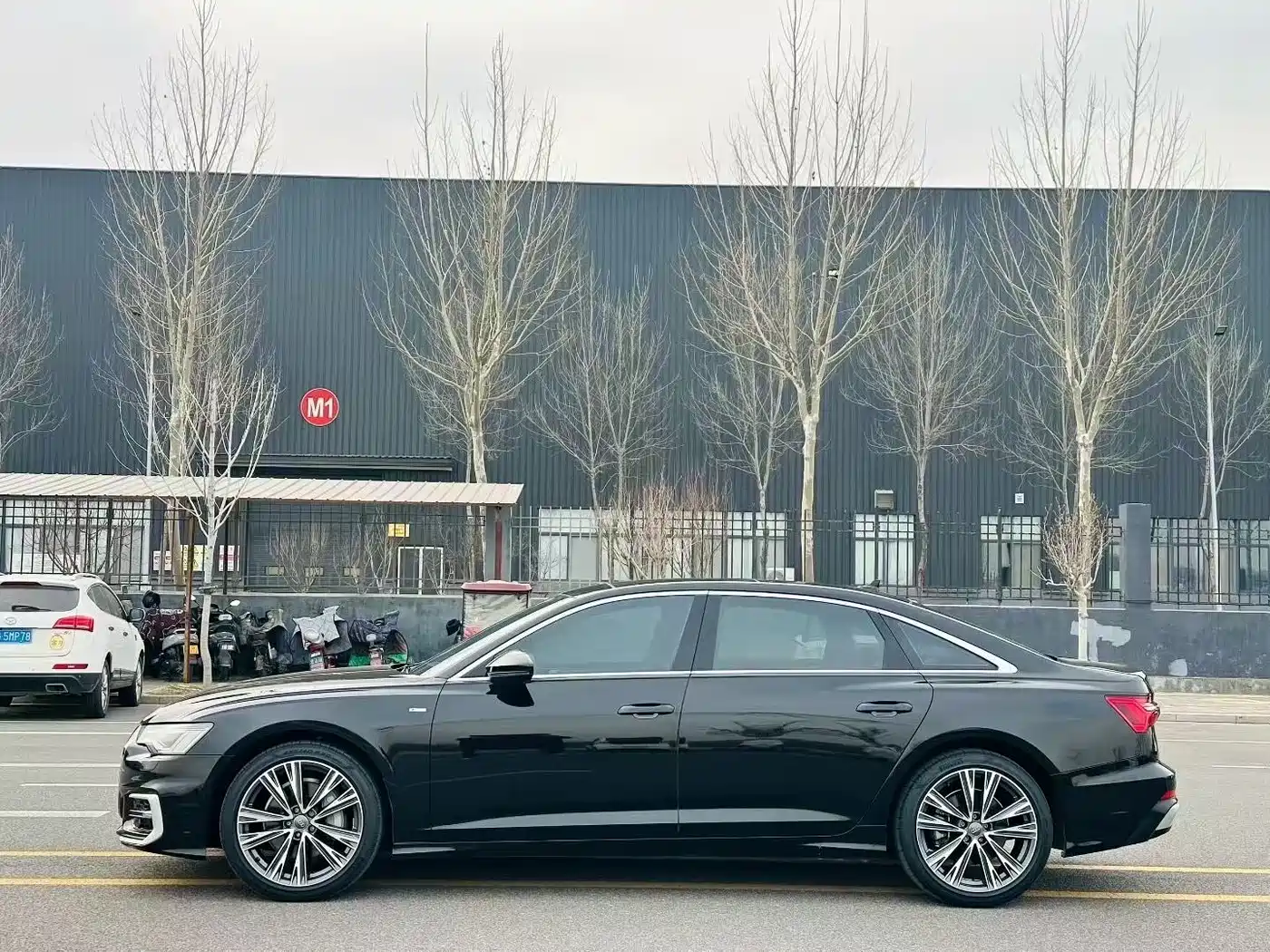 Audi A6L 2021 40 TFSI Luxury Sport фото 2
