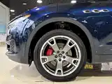 Photo 18 - Maserati Levante
