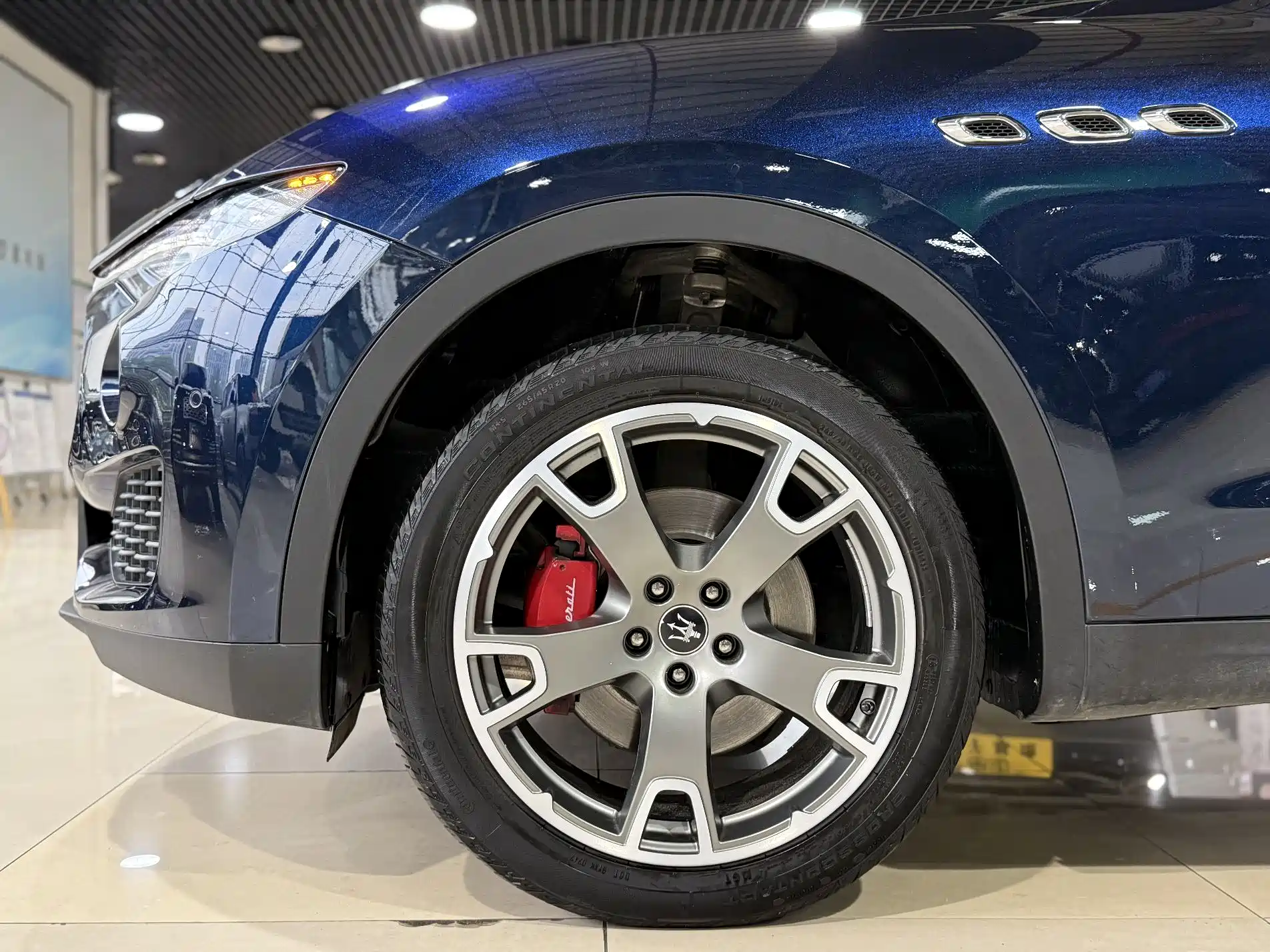 Photo 18 - Maserati Levante