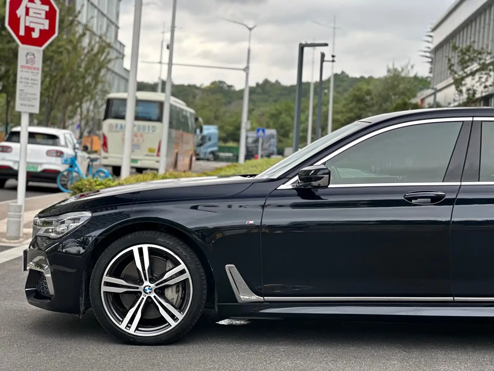 Фото 43 - BMW 7 Series